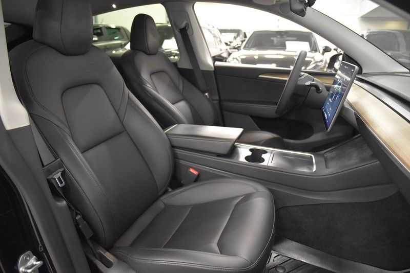 Tesla Model Y bild 12