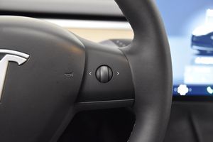 Tesla Model Y bild 11