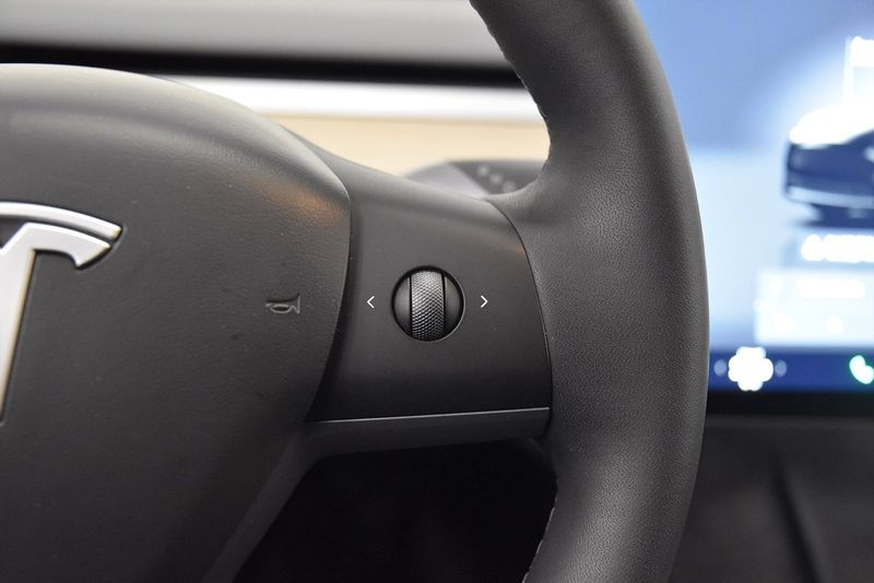 Tesla Model Y bild 11