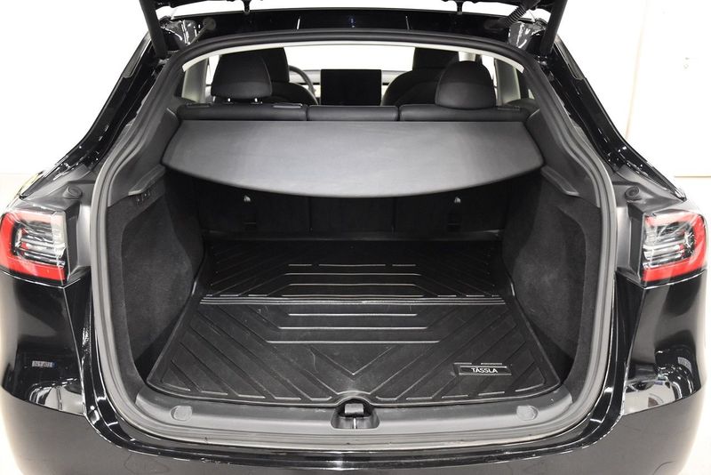 Tesla Model Y bild 26