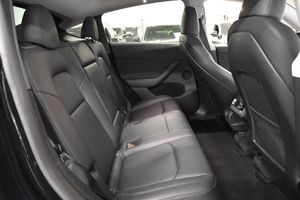 Tesla Model Y bild 14