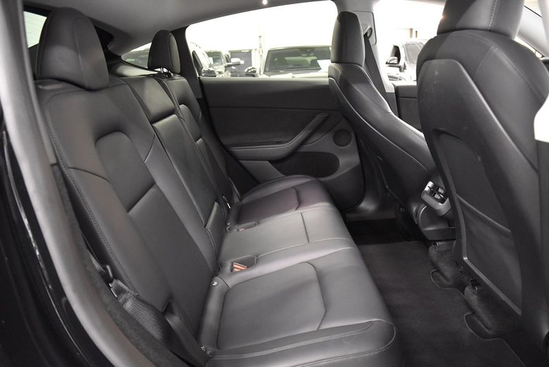 Tesla Model Y bild 14