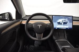 Tesla Model Y bild 2