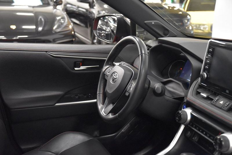 Toyota RAV4 bild 8