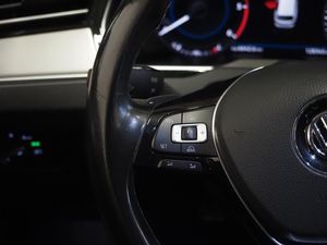 Volkswagen Passat bild 26