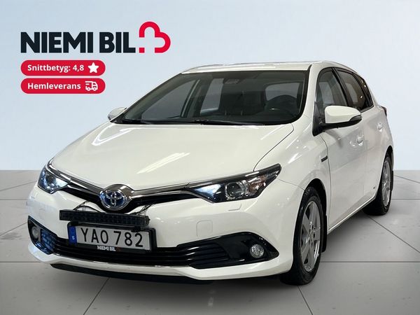 Toyota Auris Hybrid e-CVT Active Motorvärmare B-kamera Kamkedja S&V - 2015