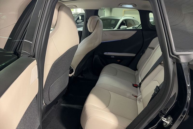 Mazda CX-6e bild 9