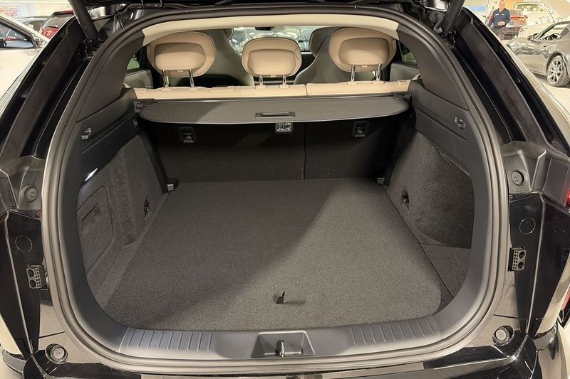 Mazda CX-6e bild 8