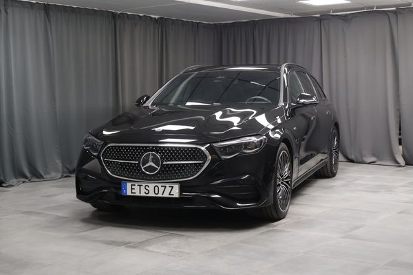 Mercedes E300 de 4MATIC AMG Premium Pano Superscreen Burmester - 2025