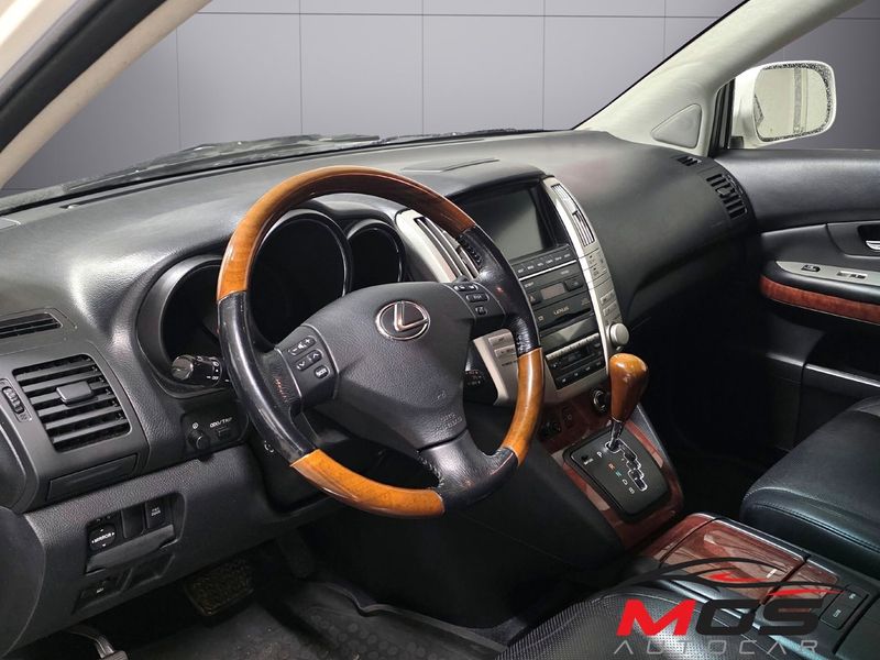 Lexus RX bild 17