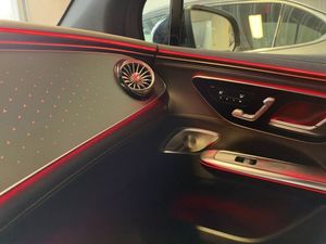 Mercedes EQE500 SUV bild 10