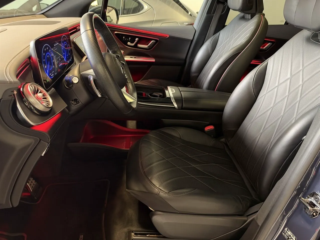 Mercedes EQE500 SUV bild 6