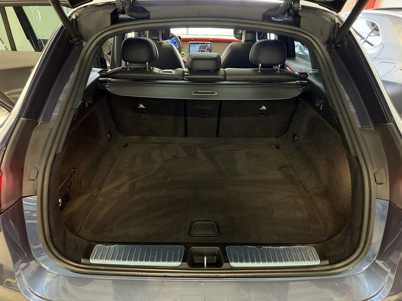 Mercedes EQE500 SUV bild 8