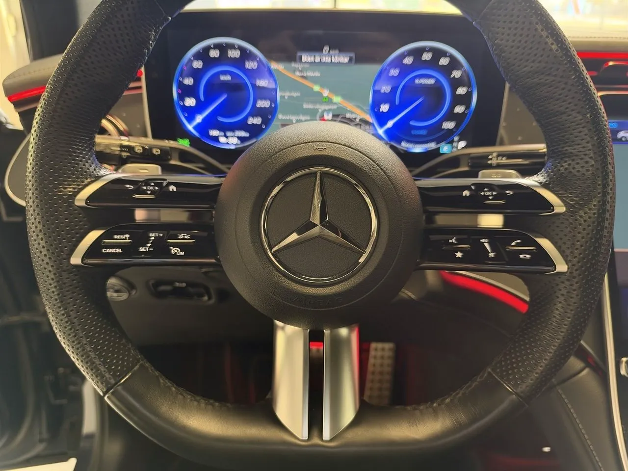 Mercedes EQE500 SUV bild 11