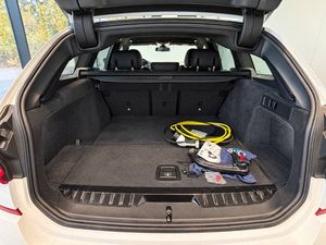 BMW 330 bild 16