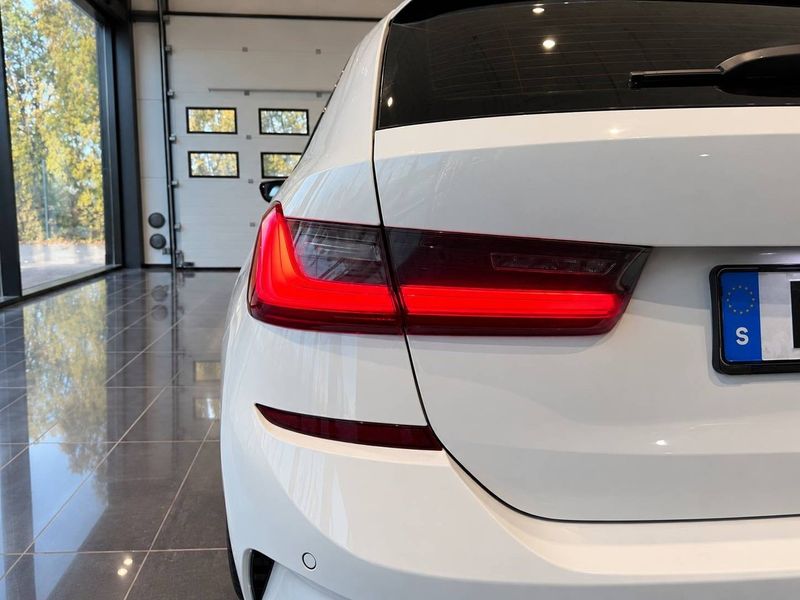 BMW 330 bild 6