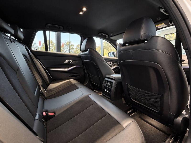 BMW 330 bild 13
