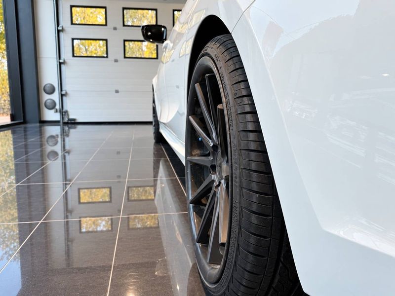 BMW 330 bild 8