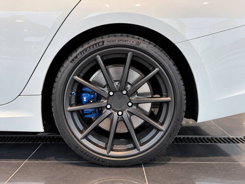 BMW 330 bild 7