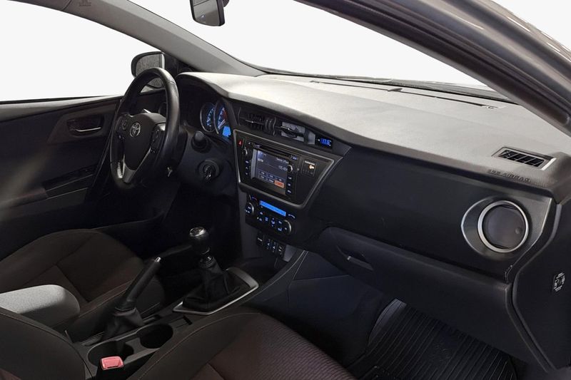 Toyota Auris bild 5