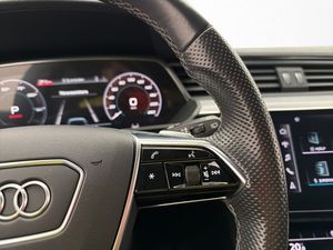 Audi e-tron S bild 26