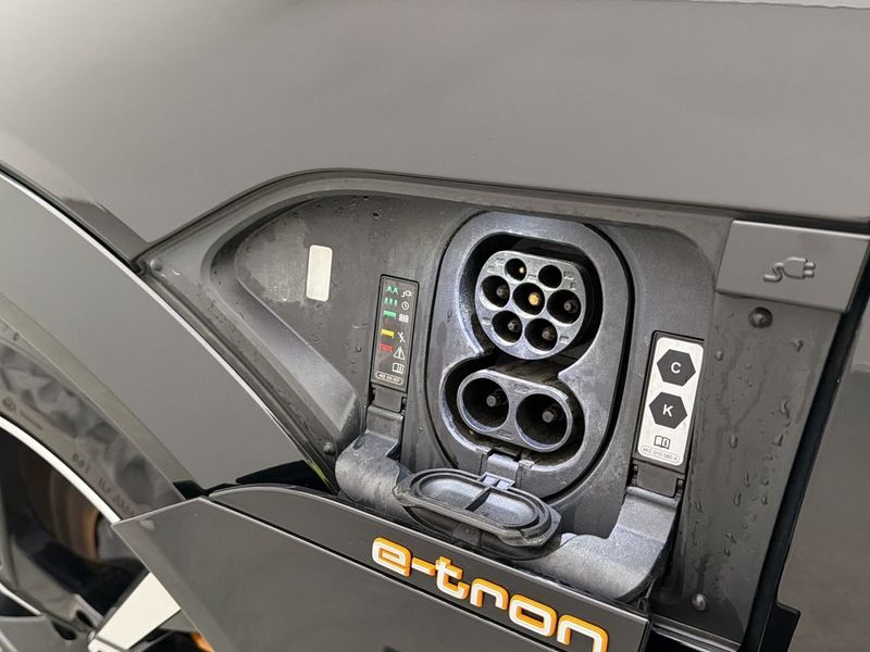Audi e-tron S bild 13