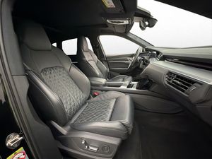 Audi e-tron S bild 14