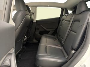 Tesla Model Y bild 17