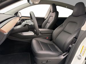 Tesla Model Y bild 16
