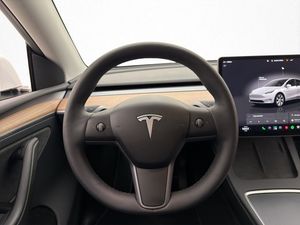 Tesla Model Y bild 26