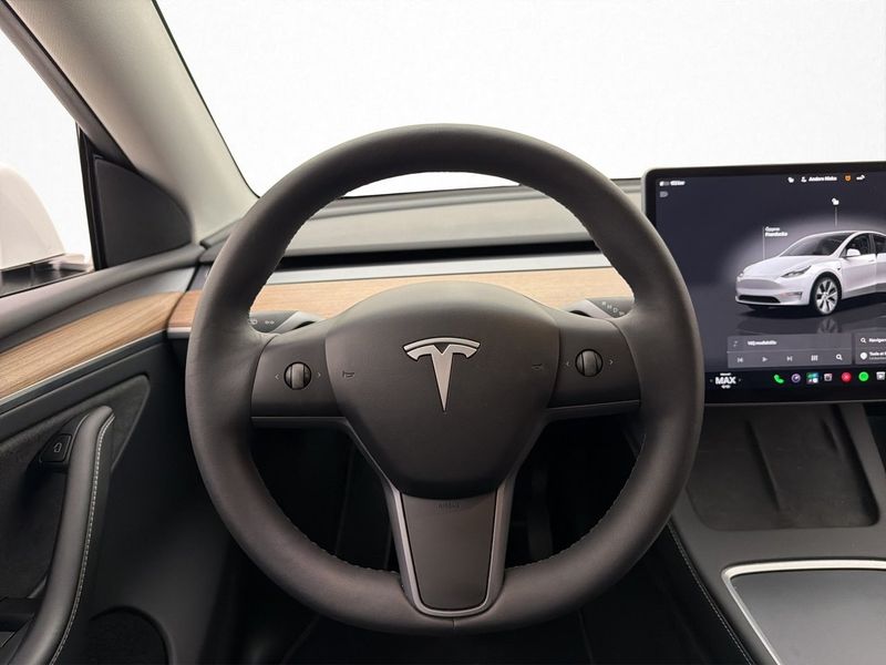 Tesla Model Y bild 26
