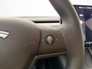 Tesla Model Y bild 27