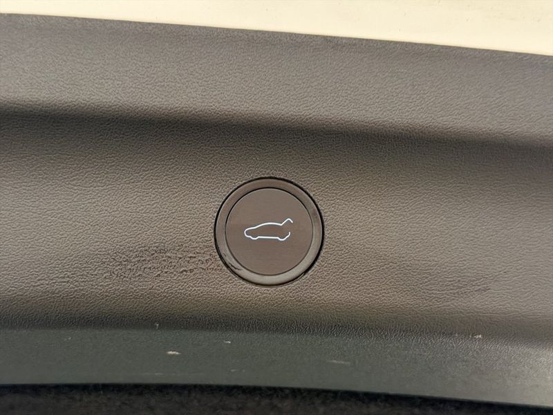 Tesla Model Y bild 29