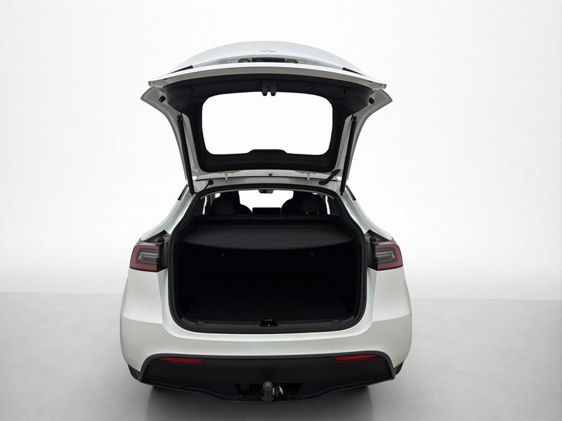 Tesla Model Y bild 11