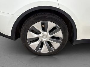 Tesla Model Y bild 31