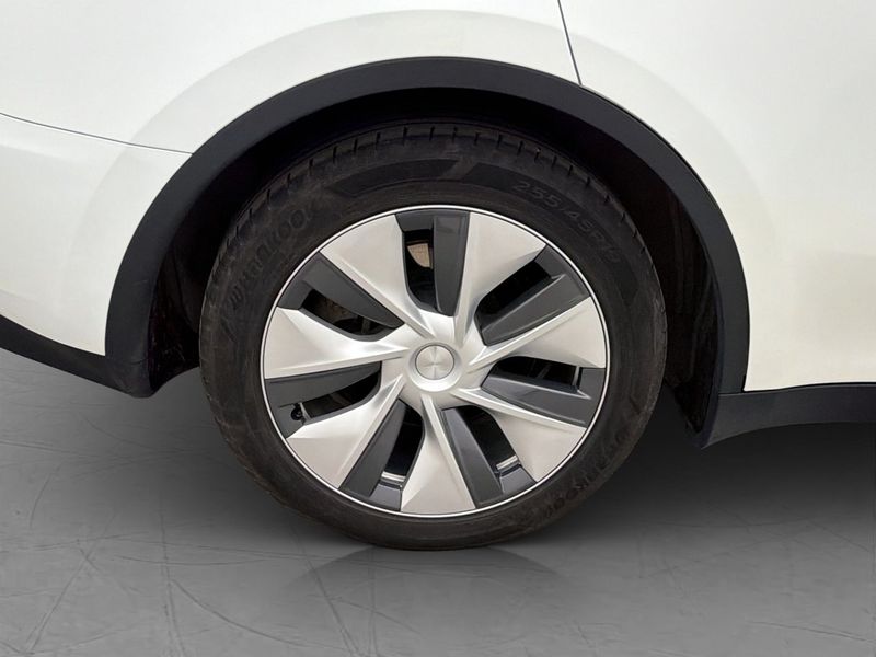 Tesla Model Y bild 31