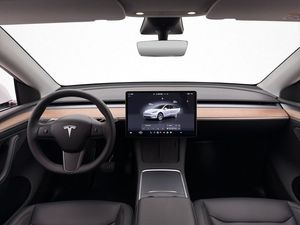 Tesla Model Y bild 15