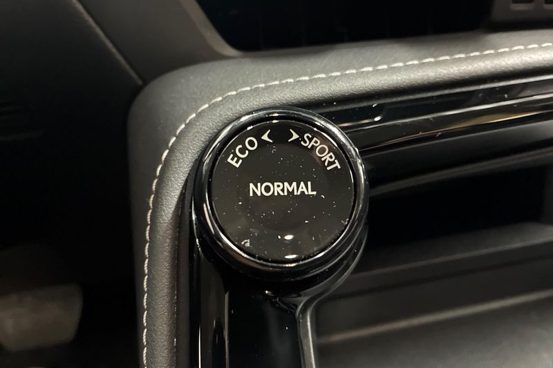 Lexus NX bild 25
