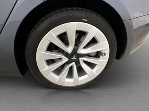 Tesla Model 3 bild 33
