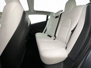 Tesla Model 3 bild 28