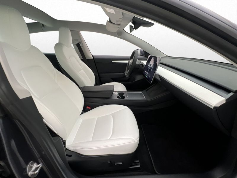 Tesla Model 3 bild 27