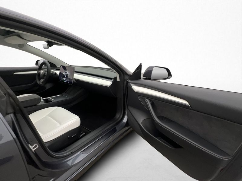Tesla Model 3 bild 26