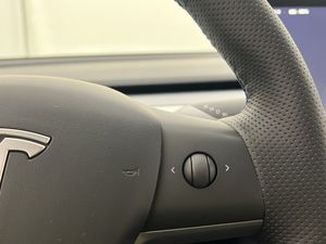 Tesla Model 3 bild 17