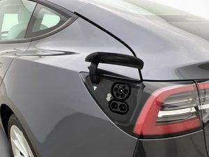 Tesla Model 3 bild 31