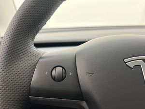 Tesla Model 3 bild 16