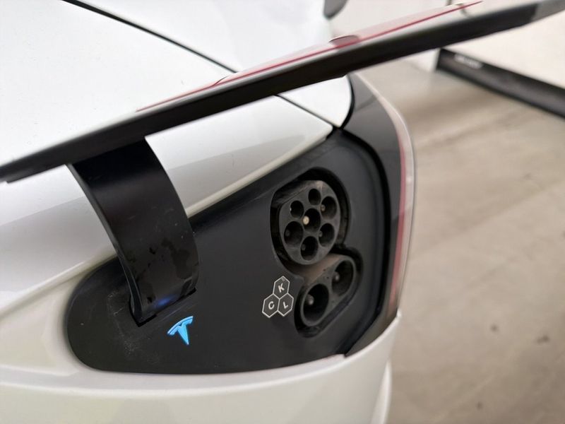 Tesla Model 3 bild 31