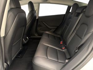 Tesla Model 3 bild 28
