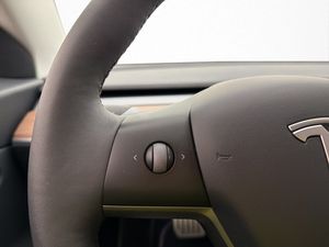 Tesla Model 3 bild 14