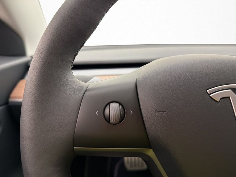 Tesla Model 3 bild 14