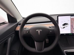 Tesla Model 3 bild 13